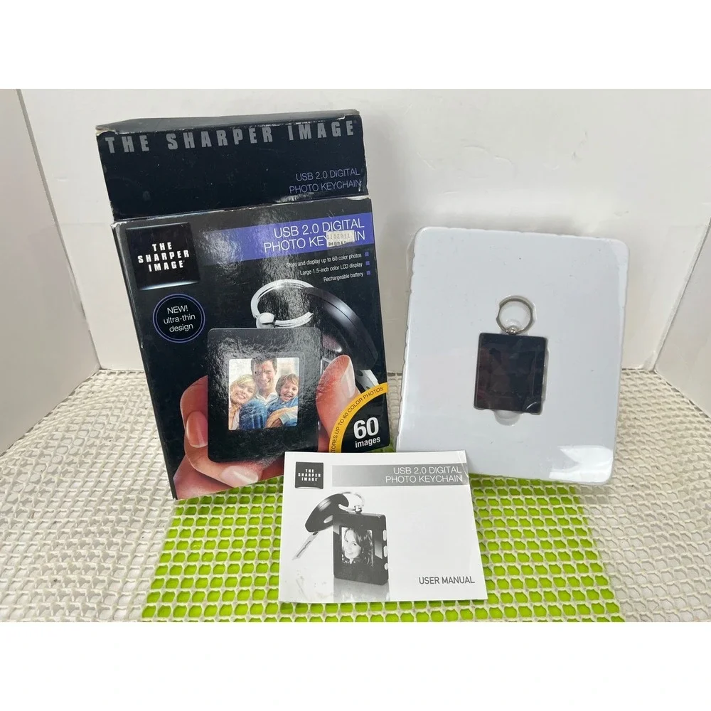 The Sharper Image USB 2.0 Digital Photo Keychain Black 1.5 Inch‎ LCD-OpenBox NEW